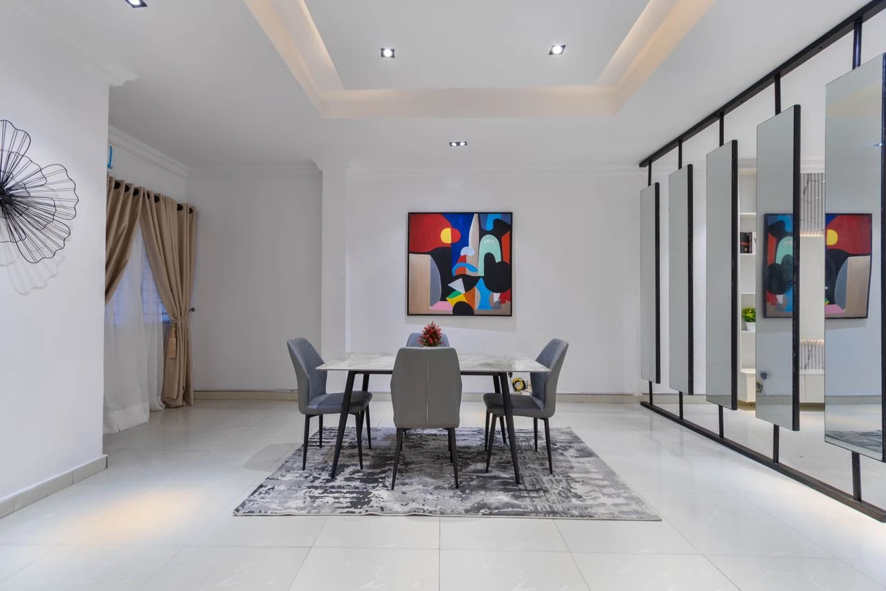 Naijaadultruns-room-3 Bedroom Apartment-image