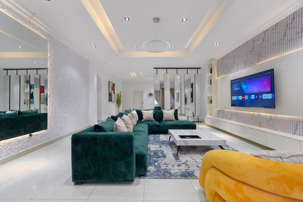 Naijaadultruns-room-3 Bedroom Apartment-image