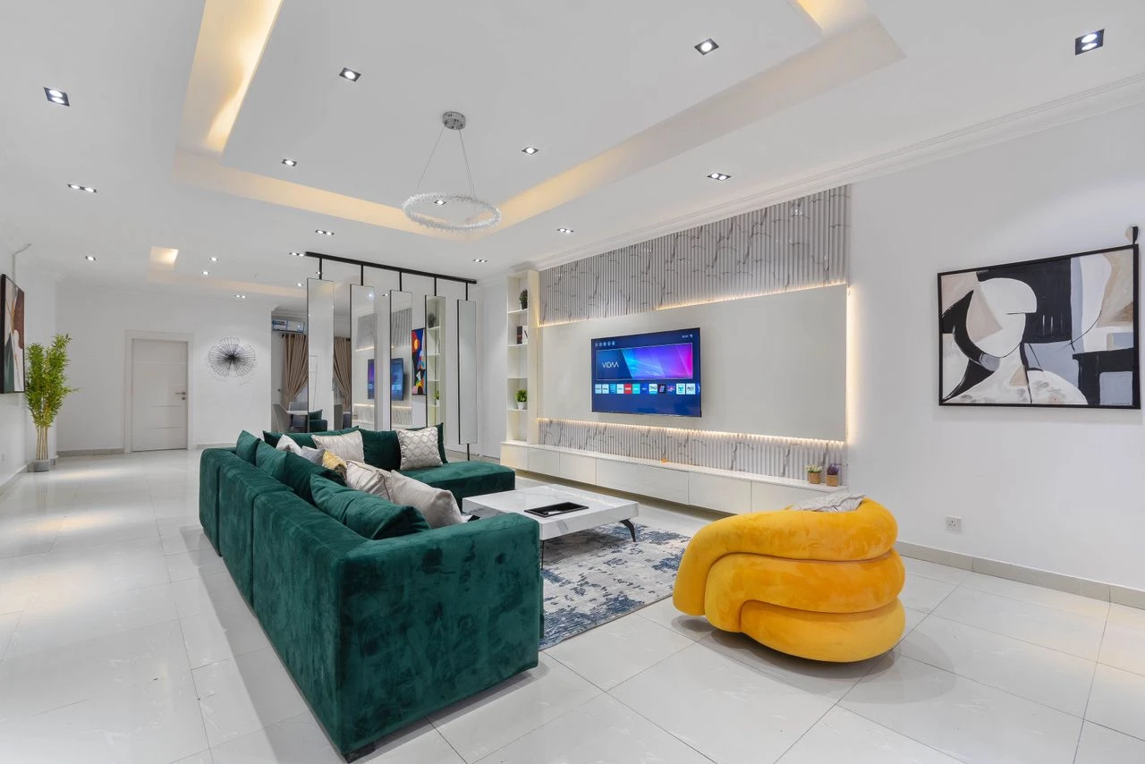 Naijaadultruns-room-3 Bedroom Apartment-image