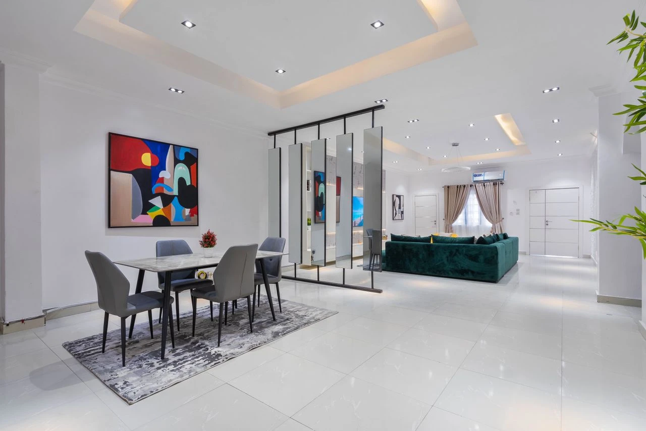 Naijaadultruns-room-3 Bedroom Apartment-image